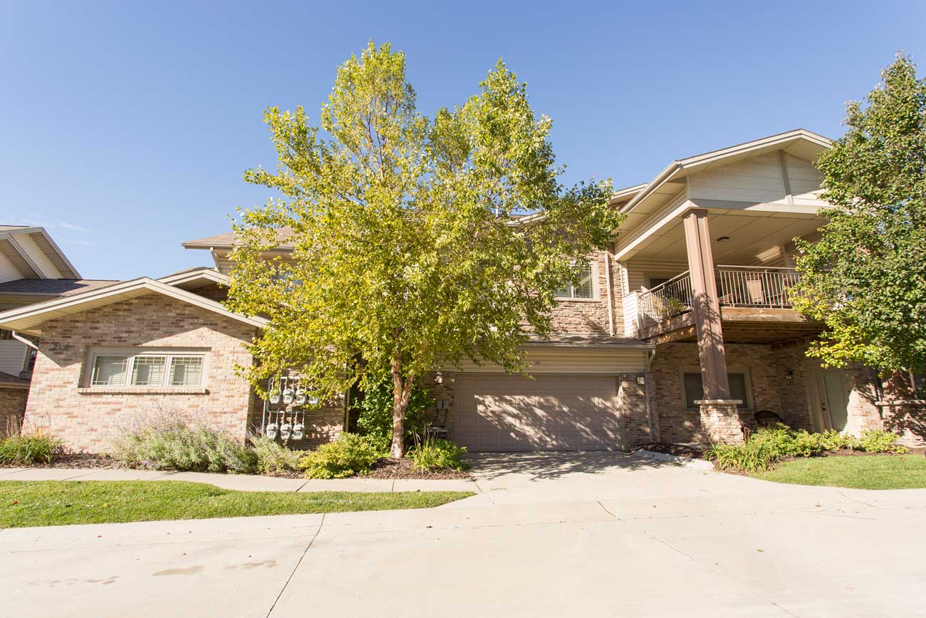 Grand Legacy Town Homes with private garages in Omaha NE