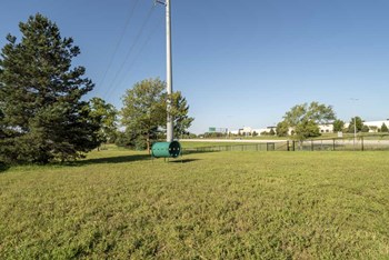 Dog park at Highland View Apartments in north Lincoln NE 68521 - Photo Gallery 19