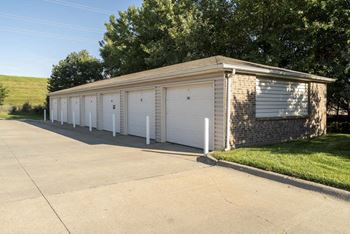 Detached garages available for rent at Highland View Apartments in North West Lincoln