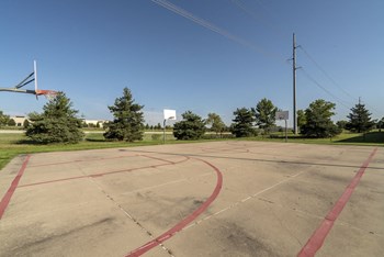 Basketball court at Highland View Apartments in north Lincoln NE 68521 - Photo Gallery 33