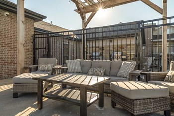 Outdoor lounge at Highland View Apartments in north Lincoln NE 68521 - Photo Gallery 31
