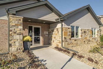 Exterior of the clubhouse at Highland View in Lincoln, Nebraska - Photo Gallery 47