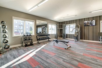 New fitness center at Highland View Apartments in north Lincoln NE 68521 - Photo Gallery 27