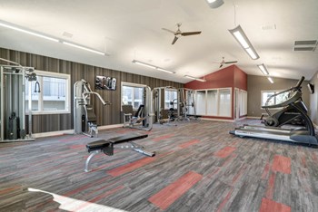 New fitness center at Highland View Apartments in north Lincoln NE 68521 - Photo Gallery 25