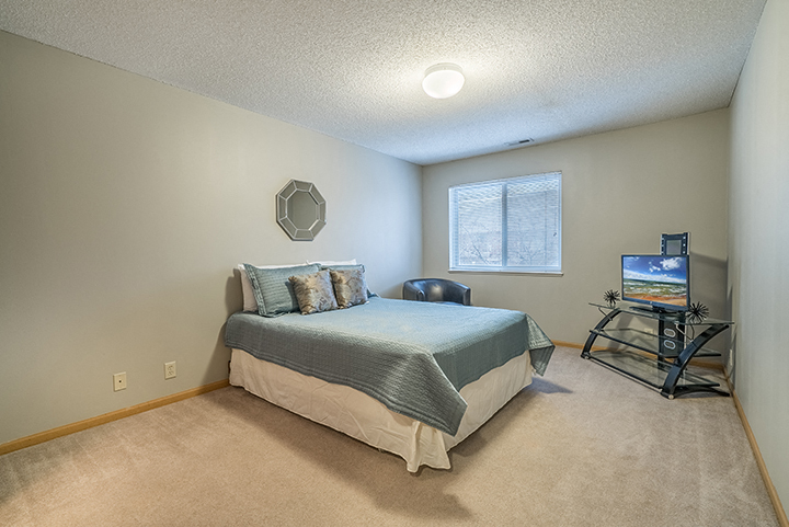 Large and spacious bedroom at Fountain Glen apartment