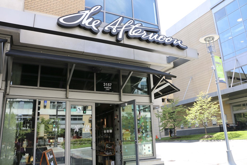 Gift Shop at Midtown Crossing Apartments, Omaha, NE, 68131