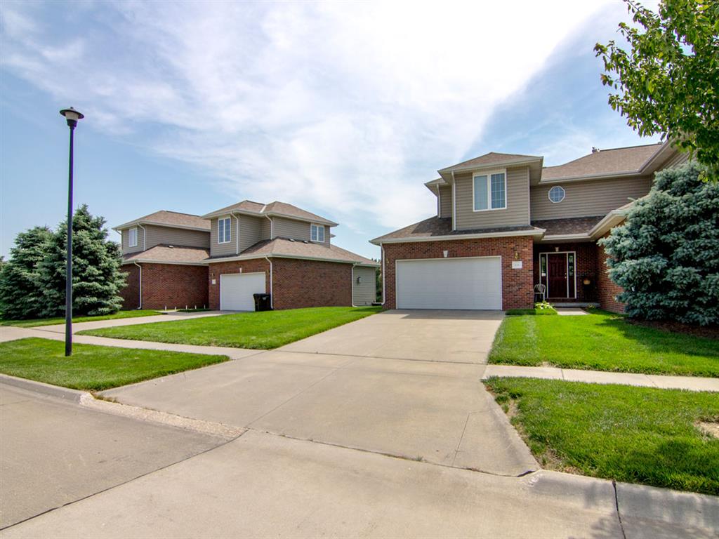 Exteriors-Outside View of Cascade Pines Duplex in Lincoln NE