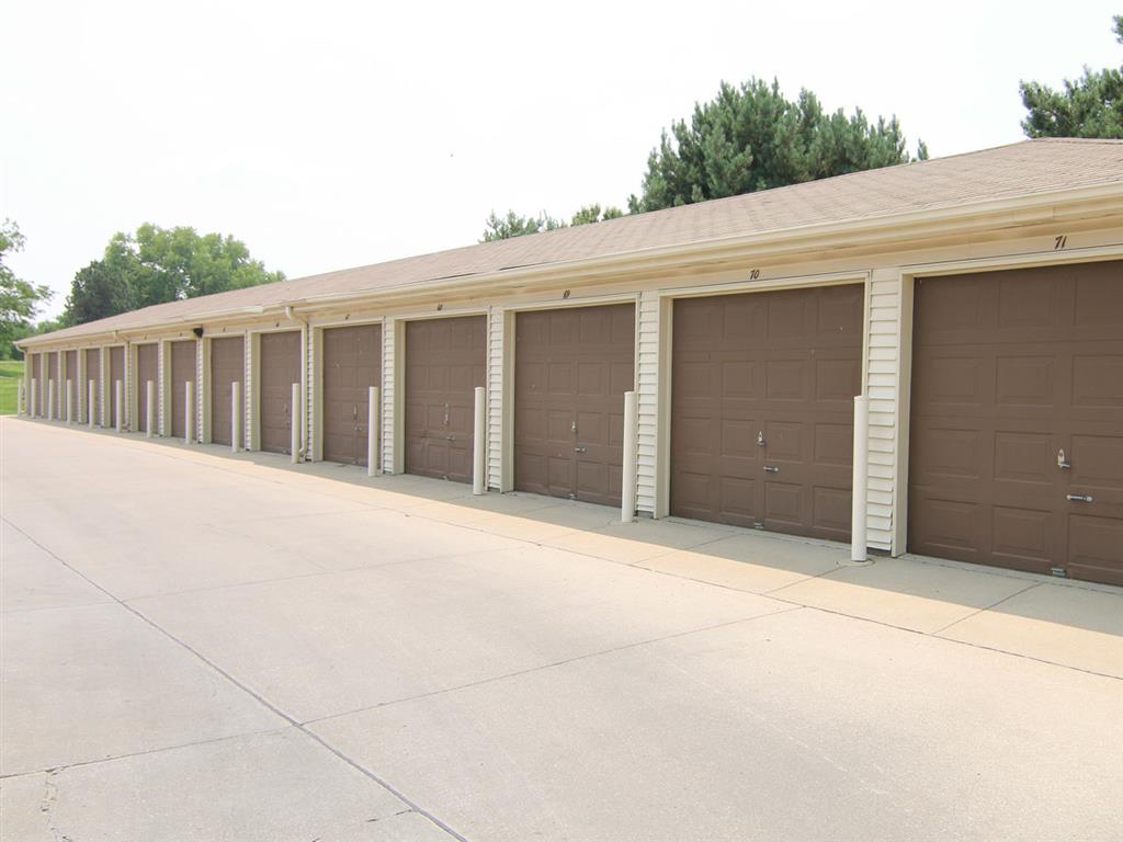 garages at Fountain Glen Apartments in Lincoln Nebraska