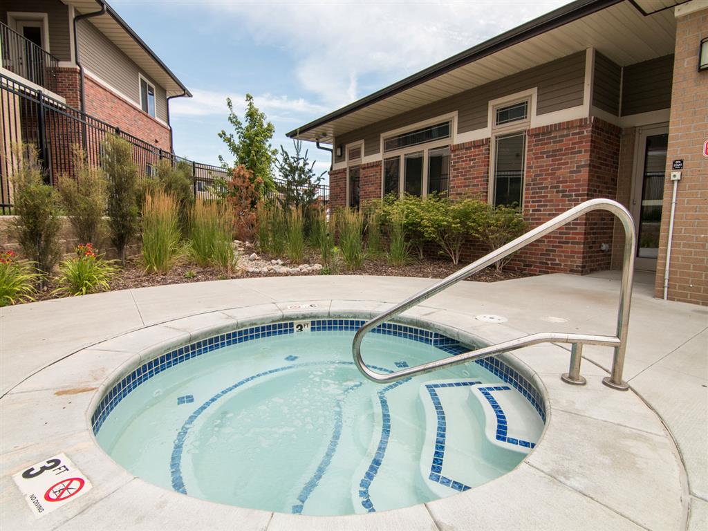 Relaxing jacuzzi hot top at North Pointe Villas in Lincoln