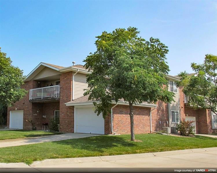 Exteriors-Apartment Building at Pinebrook Apartments in Lincoln NE