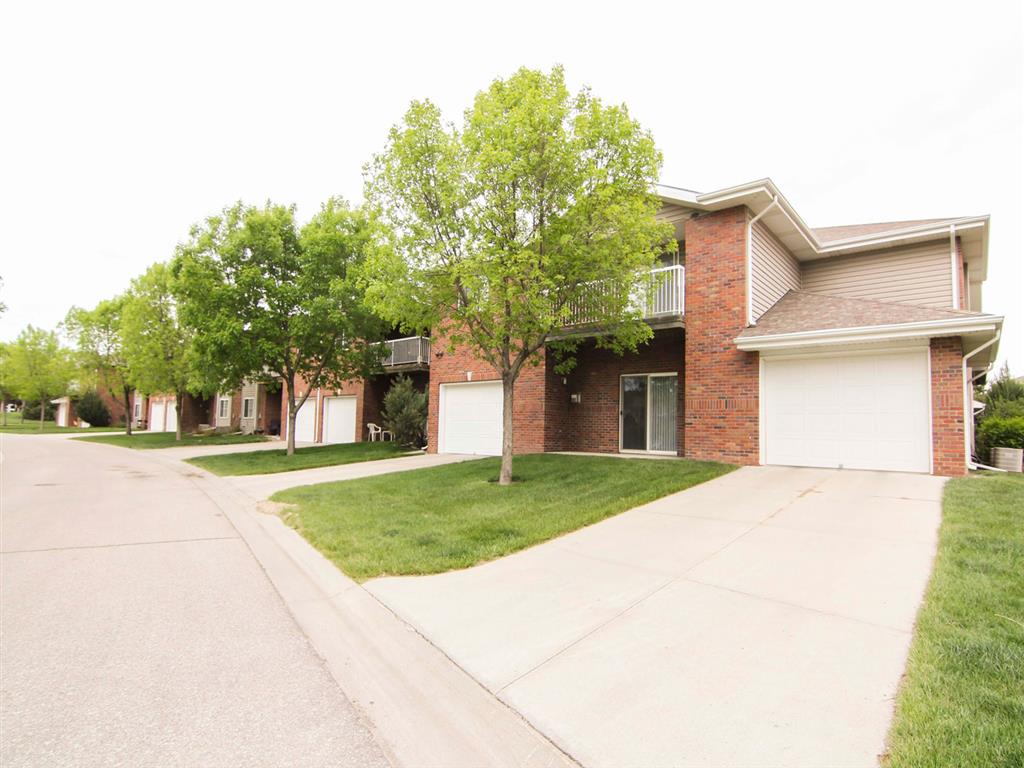 Exteriors-Apartment Building at Pinebrook Apartments in Lincoln NE