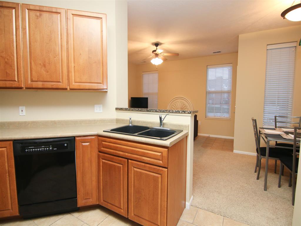 kitchen and dining area at Ridge Pointe Villas in Lincoln Nebraska