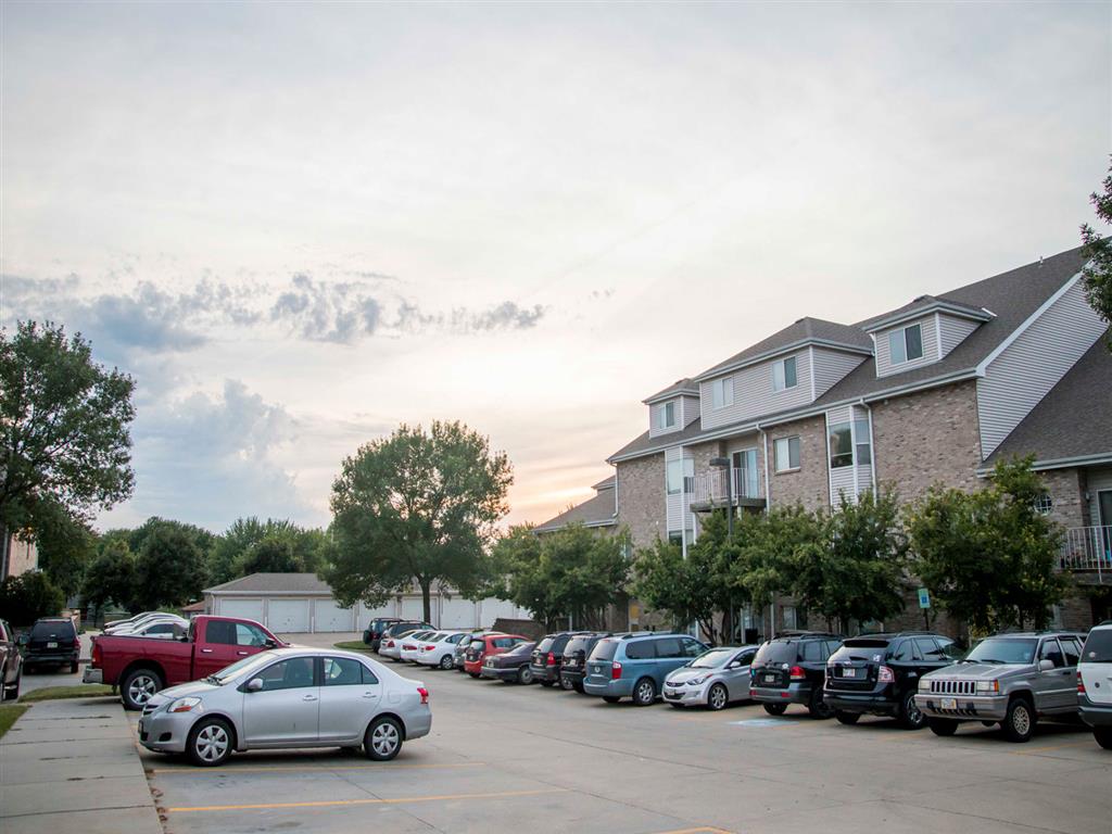 Exteriors-Skyline View Apartments Outside Building View Lincoln NE