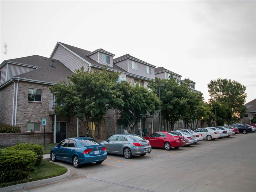 Exteriors-Skyline View Apartments Outside Building View Lincoln NE