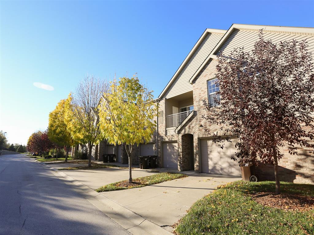 tree landscaping at Stone Ridge Estates in Lincoln Nebraska