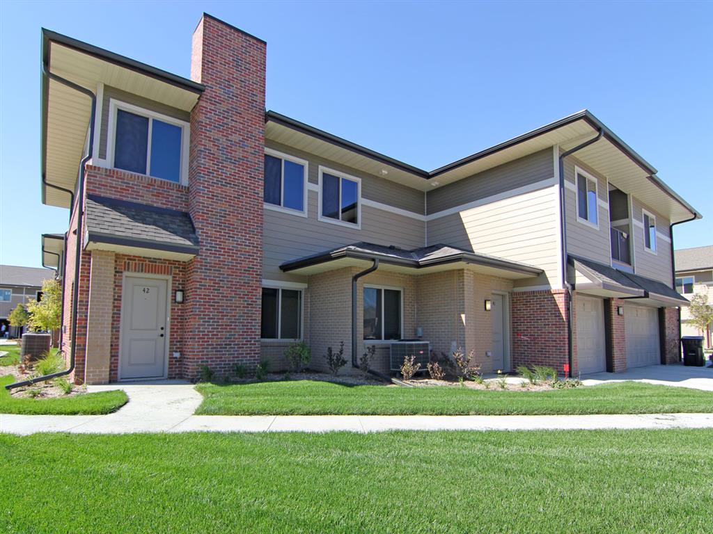 exterior space at Villas at Wilderness Ridge in Lincoln Nebraska - Photo Gallery 7