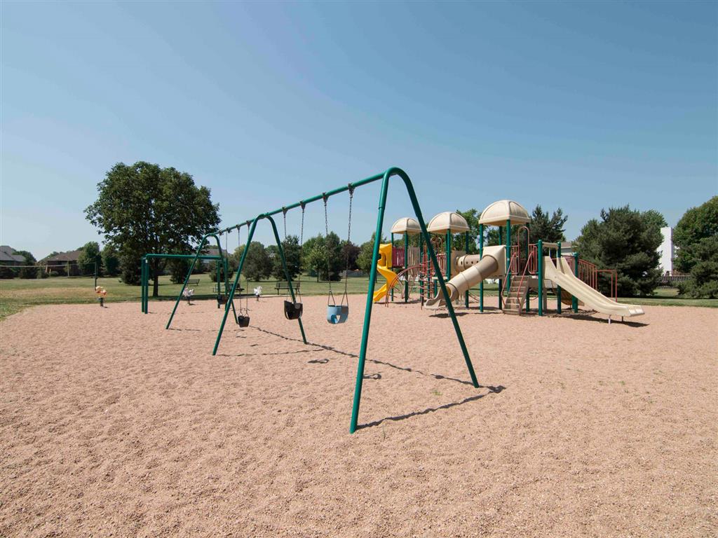 Swingset at Williamsburg Park playground in Lincoln NE