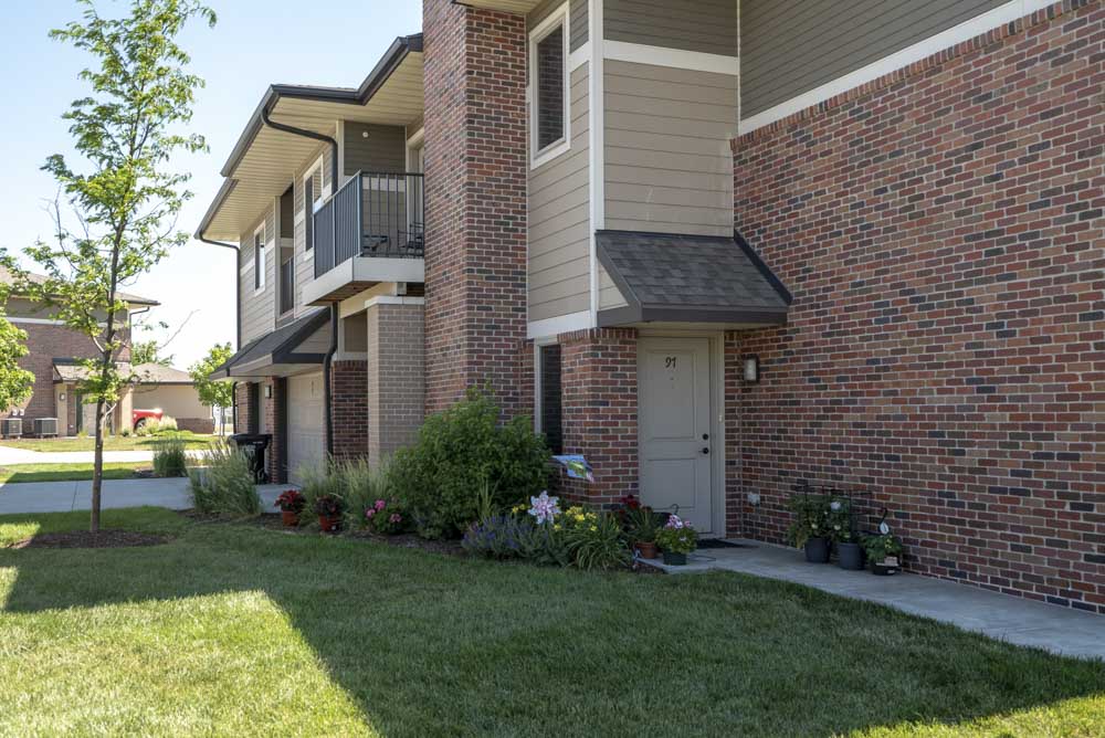 Private entrances and balconies at North Pointe Villas luxury townhomes for rent in North Lincoln NE