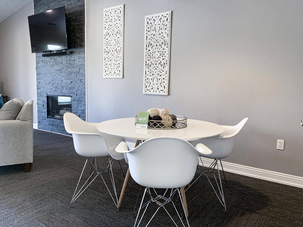 Clubhouse lounge at Ridge Pointe Villas in Lincoln Nebraska