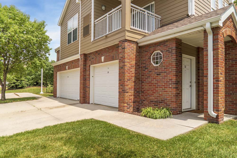 Attached garages at Ridge Pointe Villas