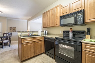 Interiors-Open kitchen at Ridge Pointe Villas in south Lincoln NE