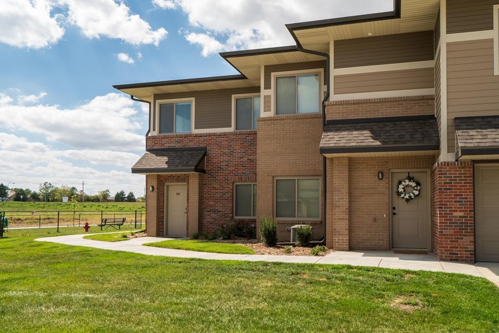 Villa building with private entrances