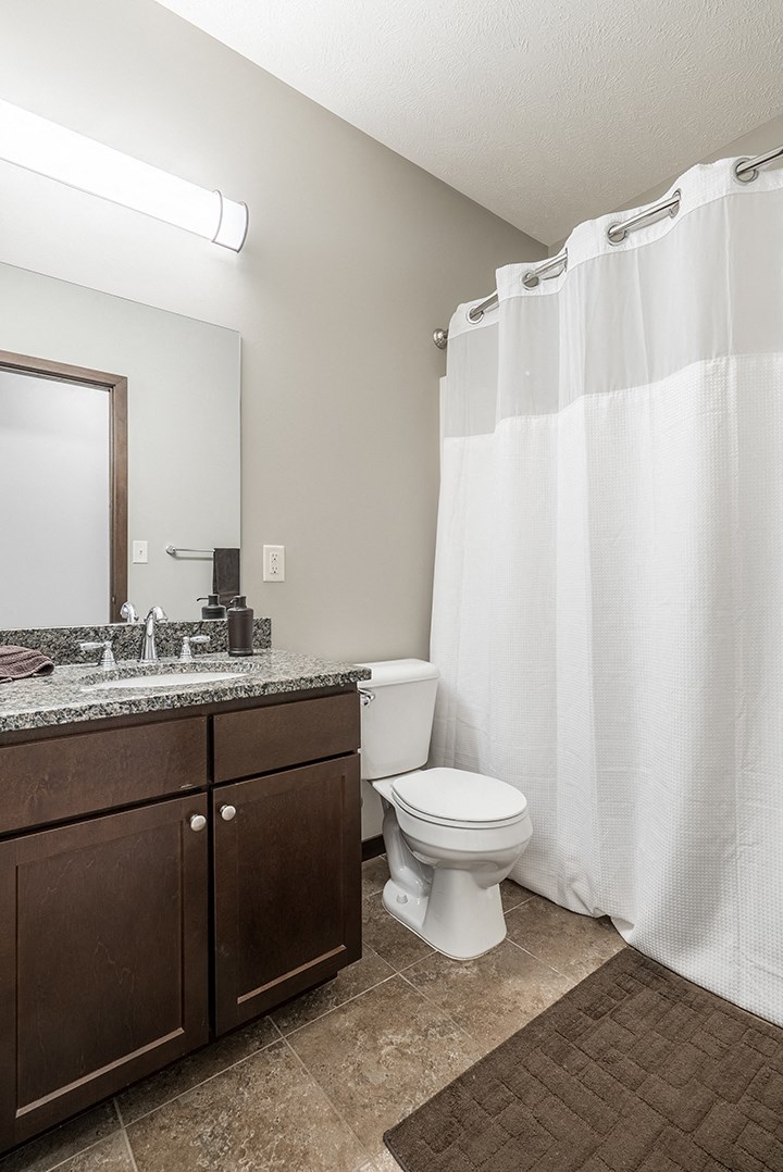 Big Bathroom with granite countertop the Villas at Wilderness Ridge in Lincoln Nebraska