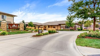 Welcome home to the The Villas at Wilderness Ridge luxury apartments in southwest Lincoln NE 68512 - Photo Gallery 79