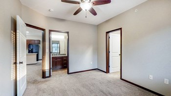 Master bathroom at The Villas at Wilderness Ridge luxury apartments in southwest Lincoln NE 68512 - Photo Gallery 70