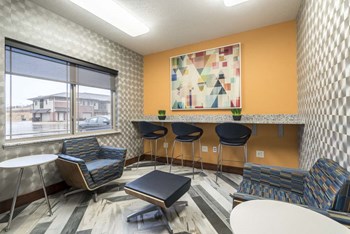 Cyber cafe at Villas of Omaha townhome apartments in northwest Omaha NE 68116 - Photo Gallery 58