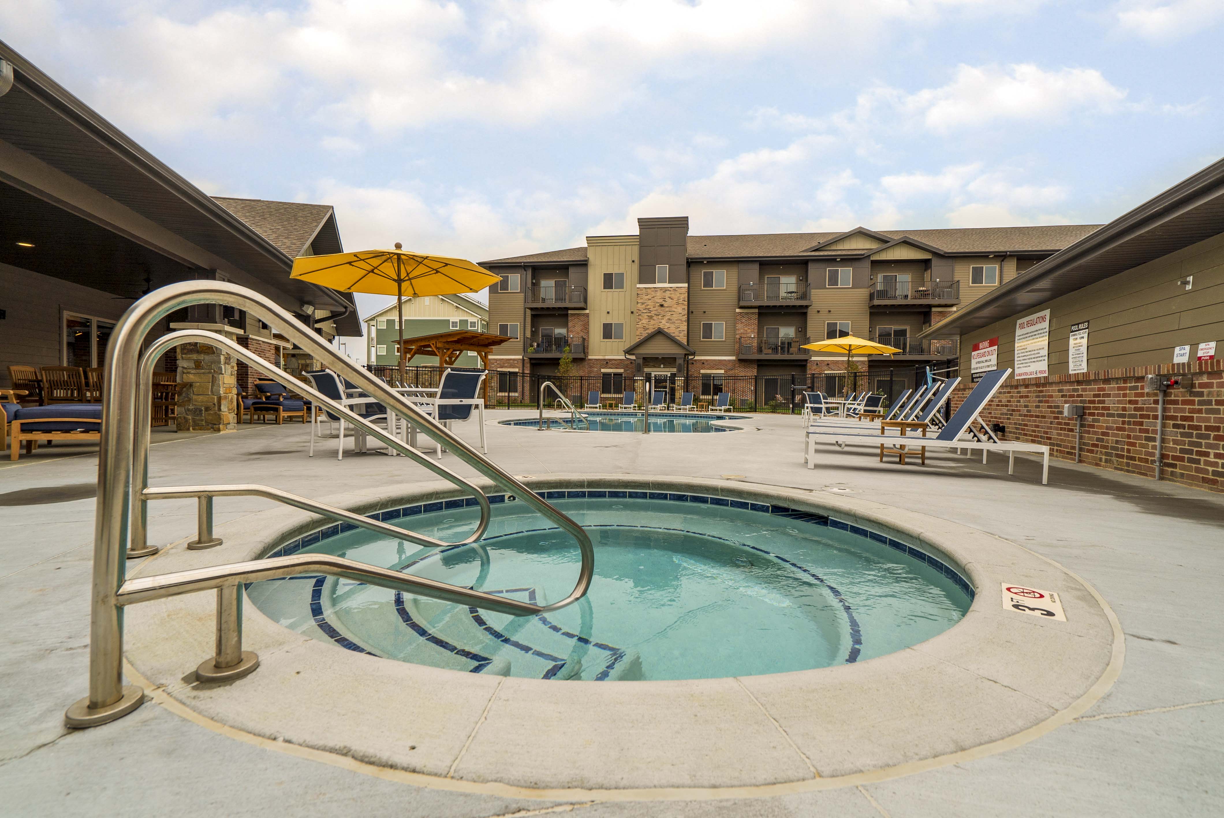 hot tub view of WH Flats new luxury apartments in south Lincoln NE 68516