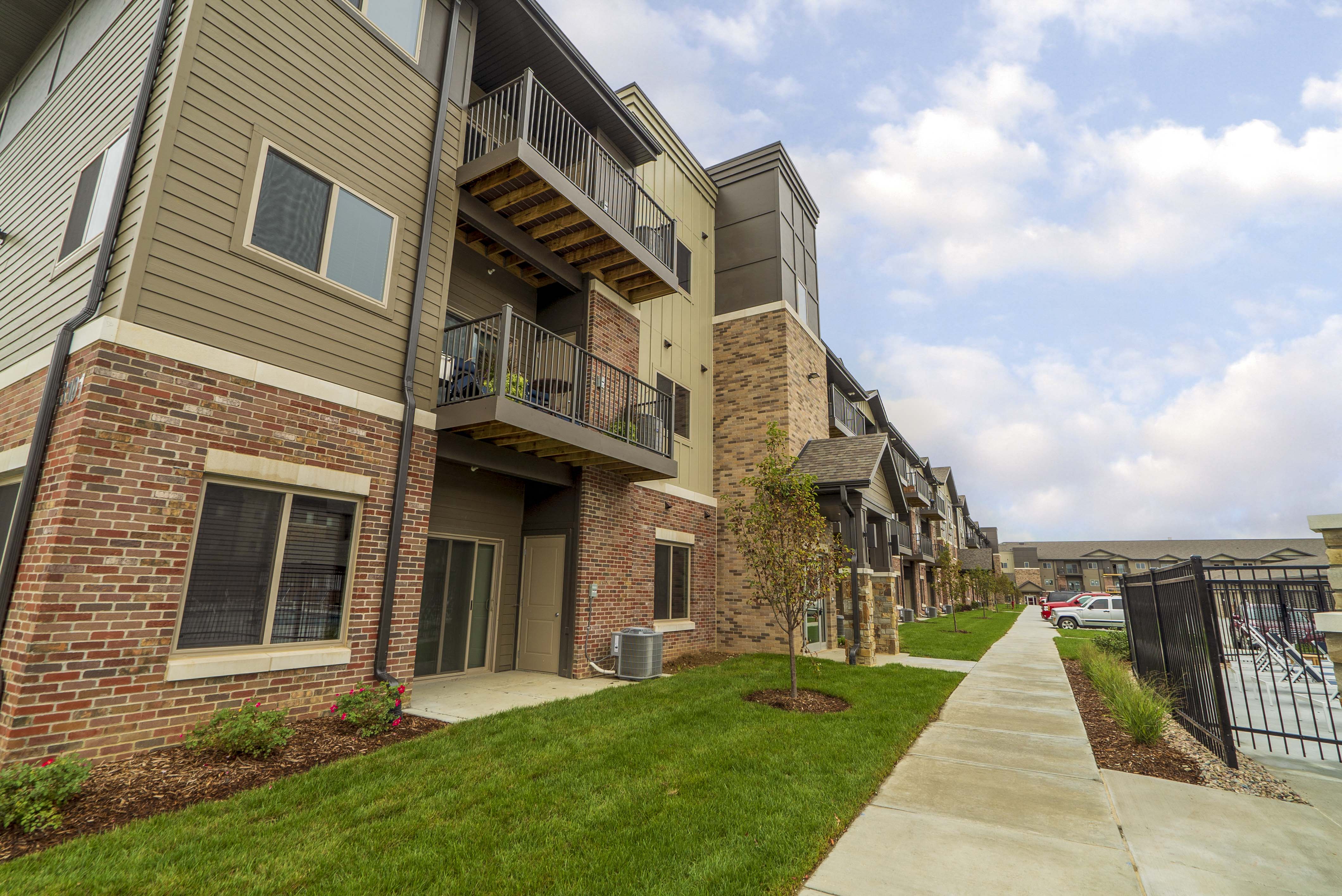 Exterior - WH Flats new luxury apartments in south Lincoln NE 68516