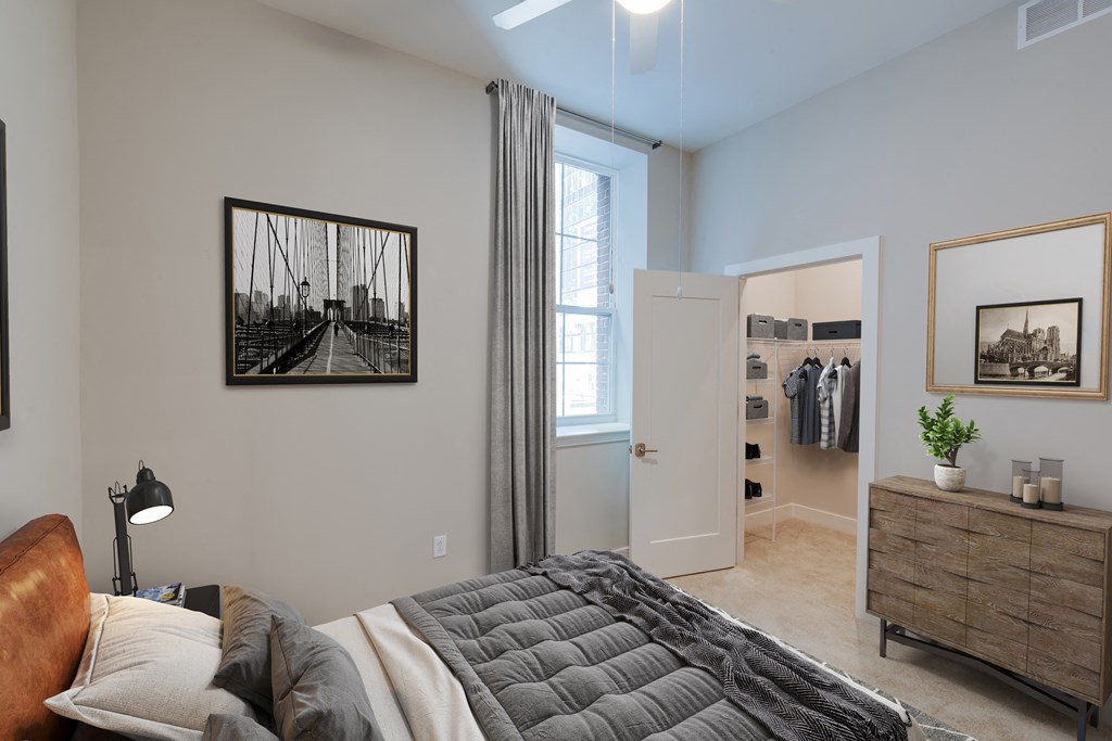 bedroom & closet decorated