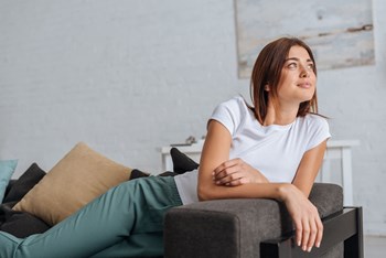 young girl on sofa - Photo Gallery 5