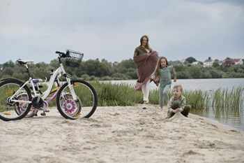 family at beach with bikes - Photo Gallery 8