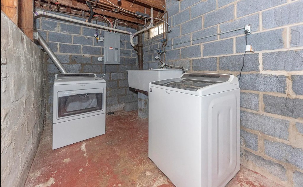 1132 Basement Laundry