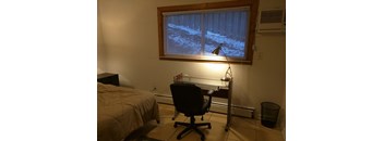 GUARANTEED JUNE-JUNE 26/27 LEASE: 1544 Room 2