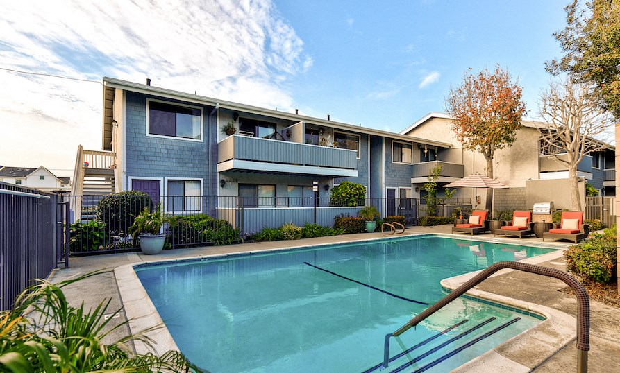 Baywind Apartments in Costa Mesa, CA swimming pool