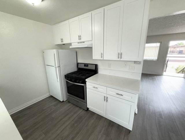 Studio apartment at Huntington Cove Apartment Homes in Huntington Beach, CA