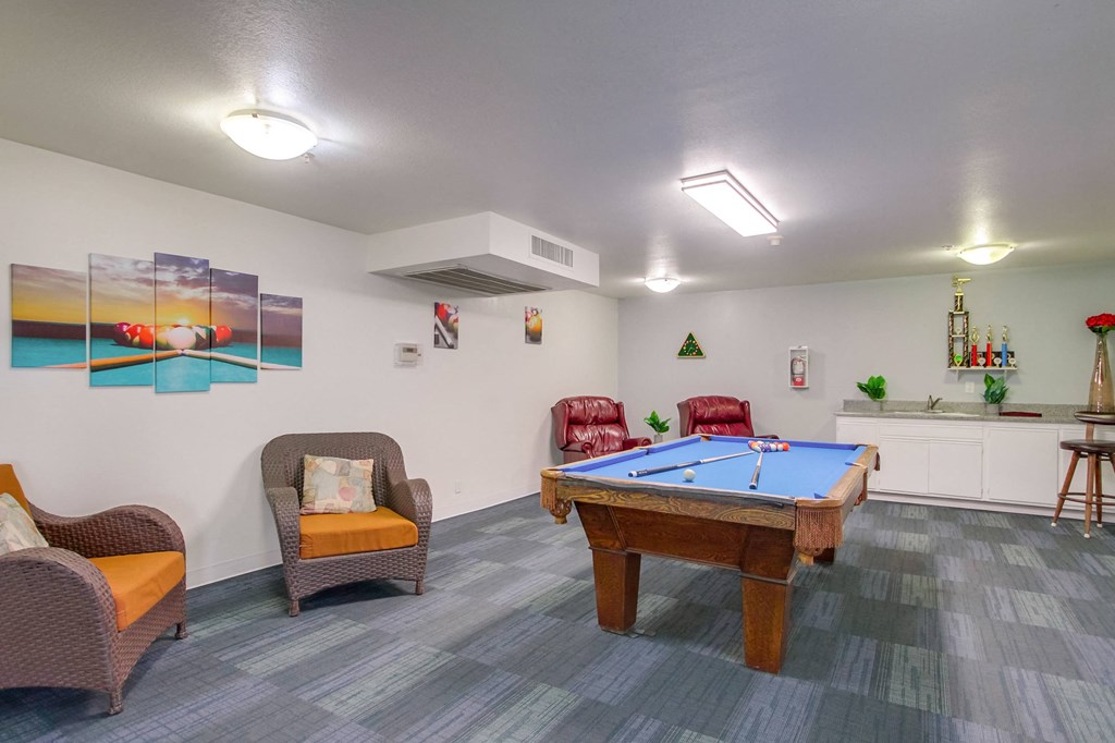 the preserve at ballantyne commons activity room with pool table