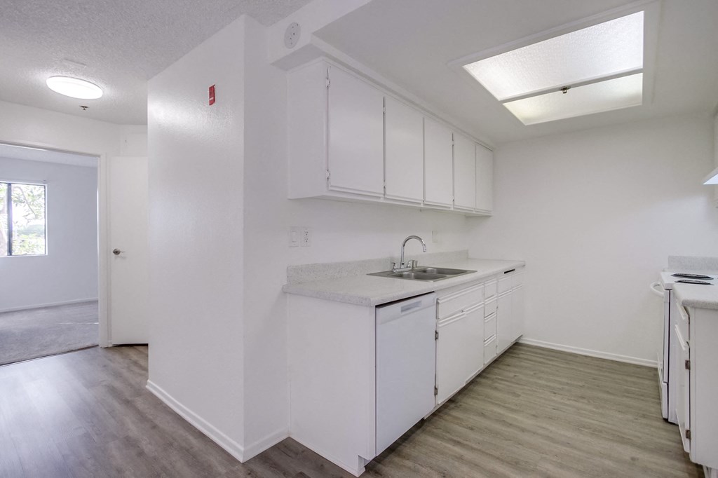 the preserve at ballantyne commons apartment kitchen and living room