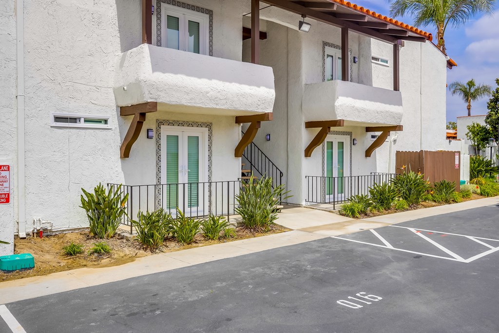 VIVA Apartment Homes