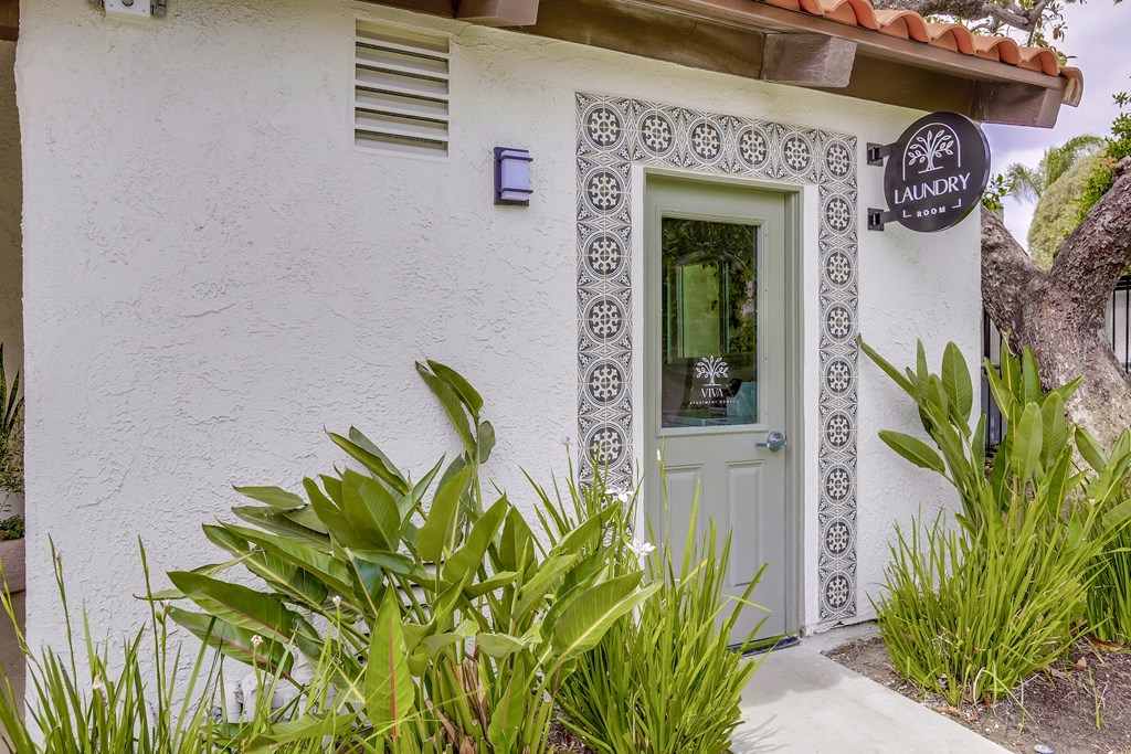 VIVA Apartment Homes