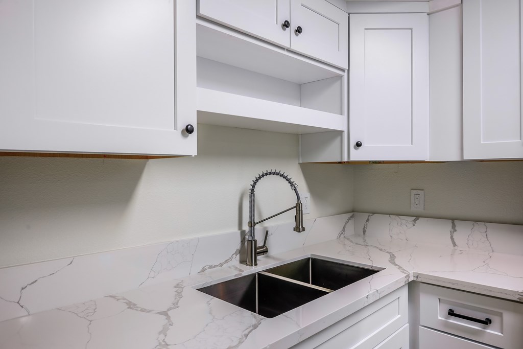 VIVA Apartment Homes