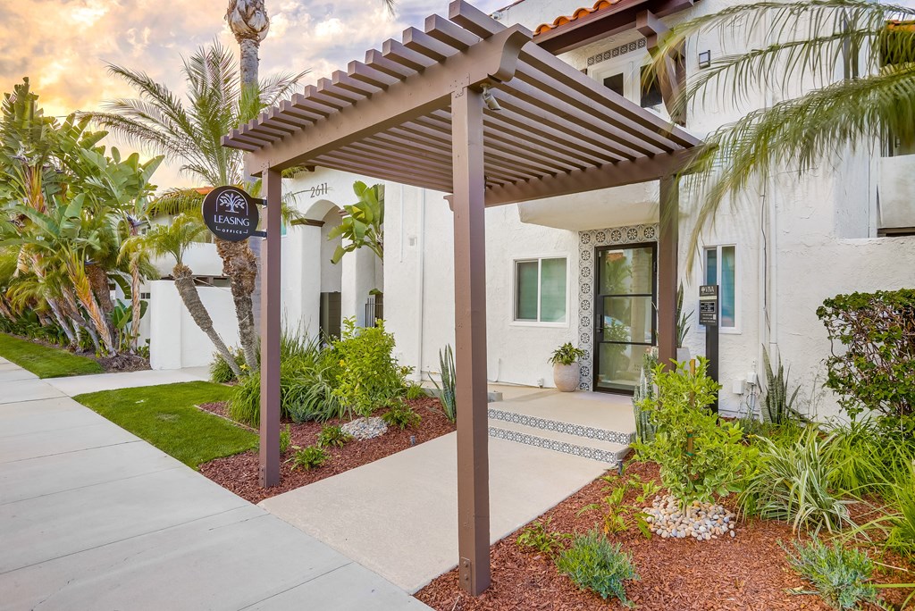 VIVA Apartment Homes