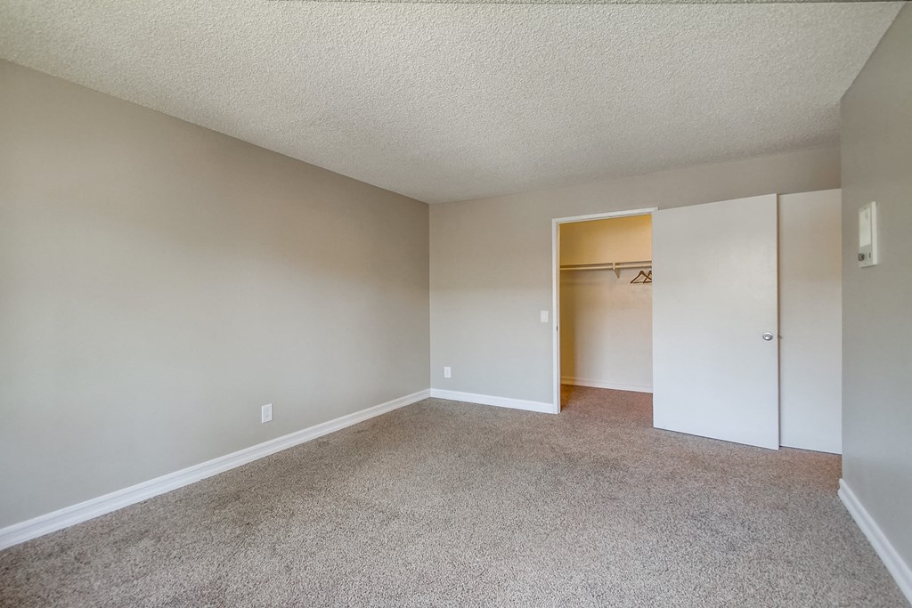 Las Ventanas Apartments Empty Apartment Bedroom & Closet