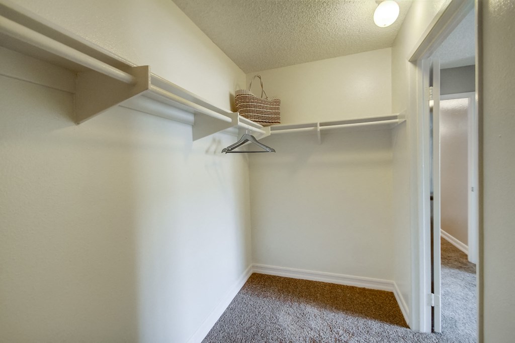 Las Ventanas Apartments Empty Apartment Walk-in Closet