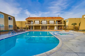 Swimming Pool at Whiffle Tree Apartments in Huntington Beach California. - Photo Gallery 3