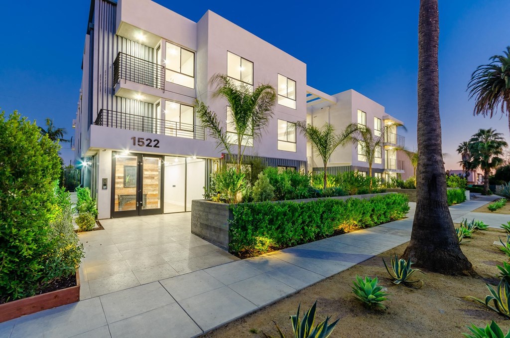 Ace on Orange Grove Apartments in