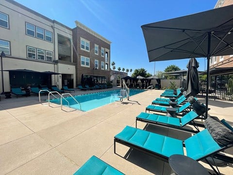 Swimming Pool and Spa at Citron Apartment Homes, Riverside